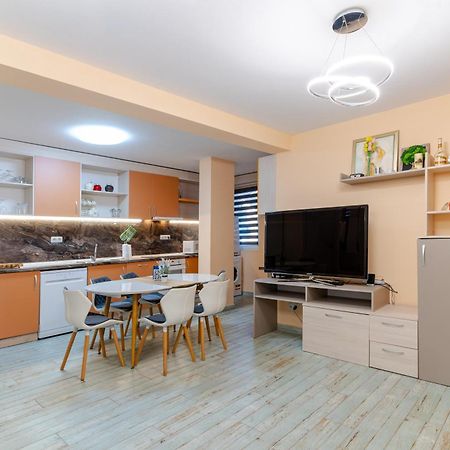 Mirela Guest Apartment فيليكو ترنوفو المظهر الخارجي الصورة